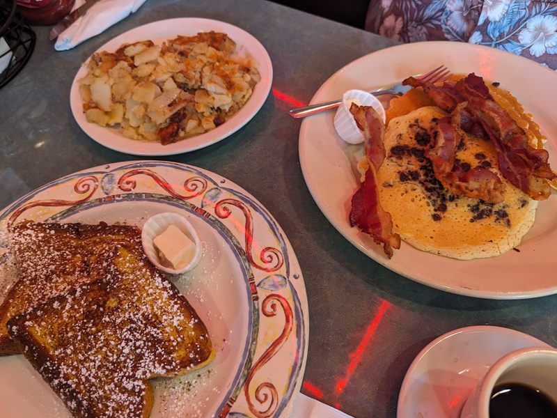 Ellie's Diner food